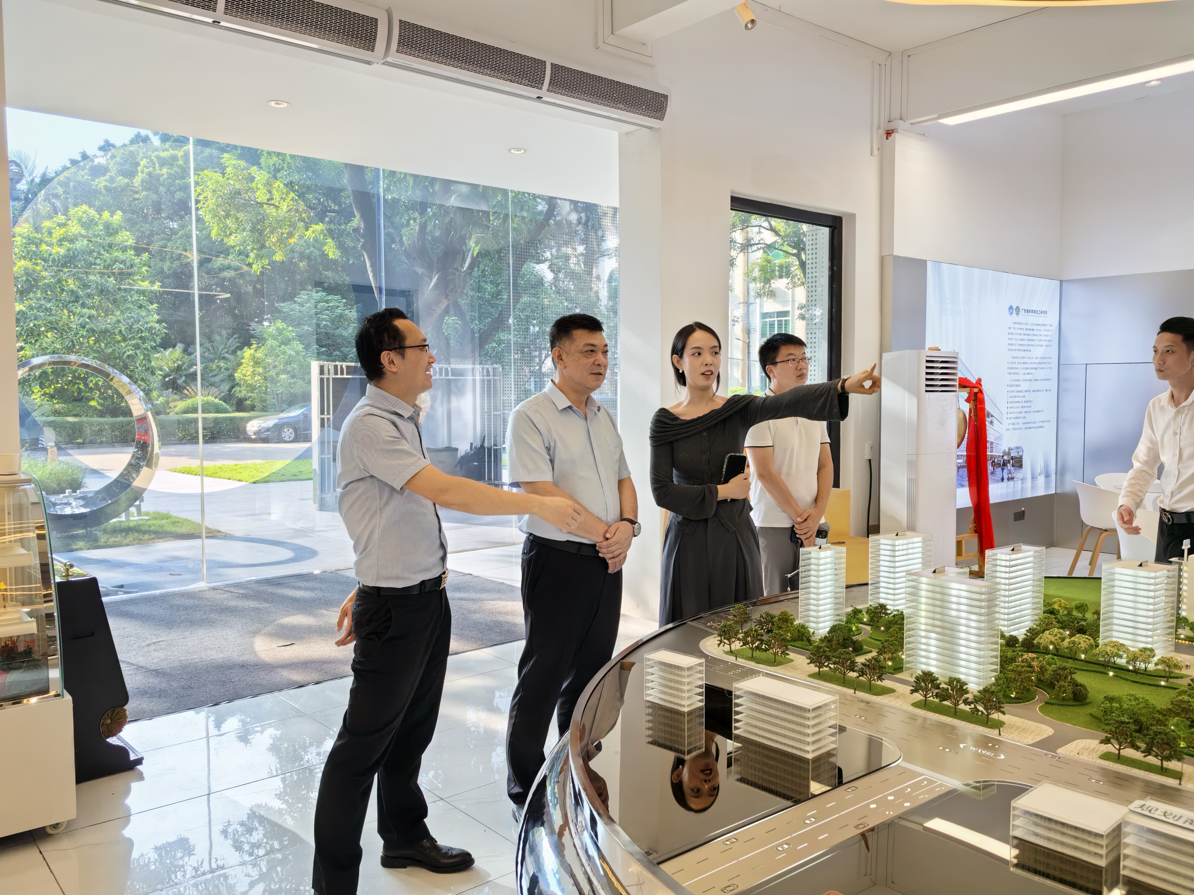 J9����-����վ����