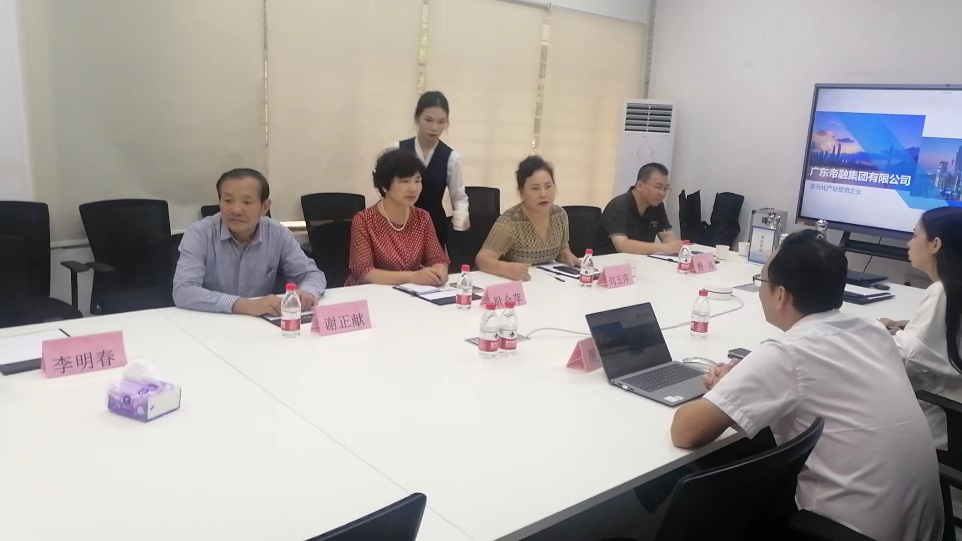 J9����-����վ����