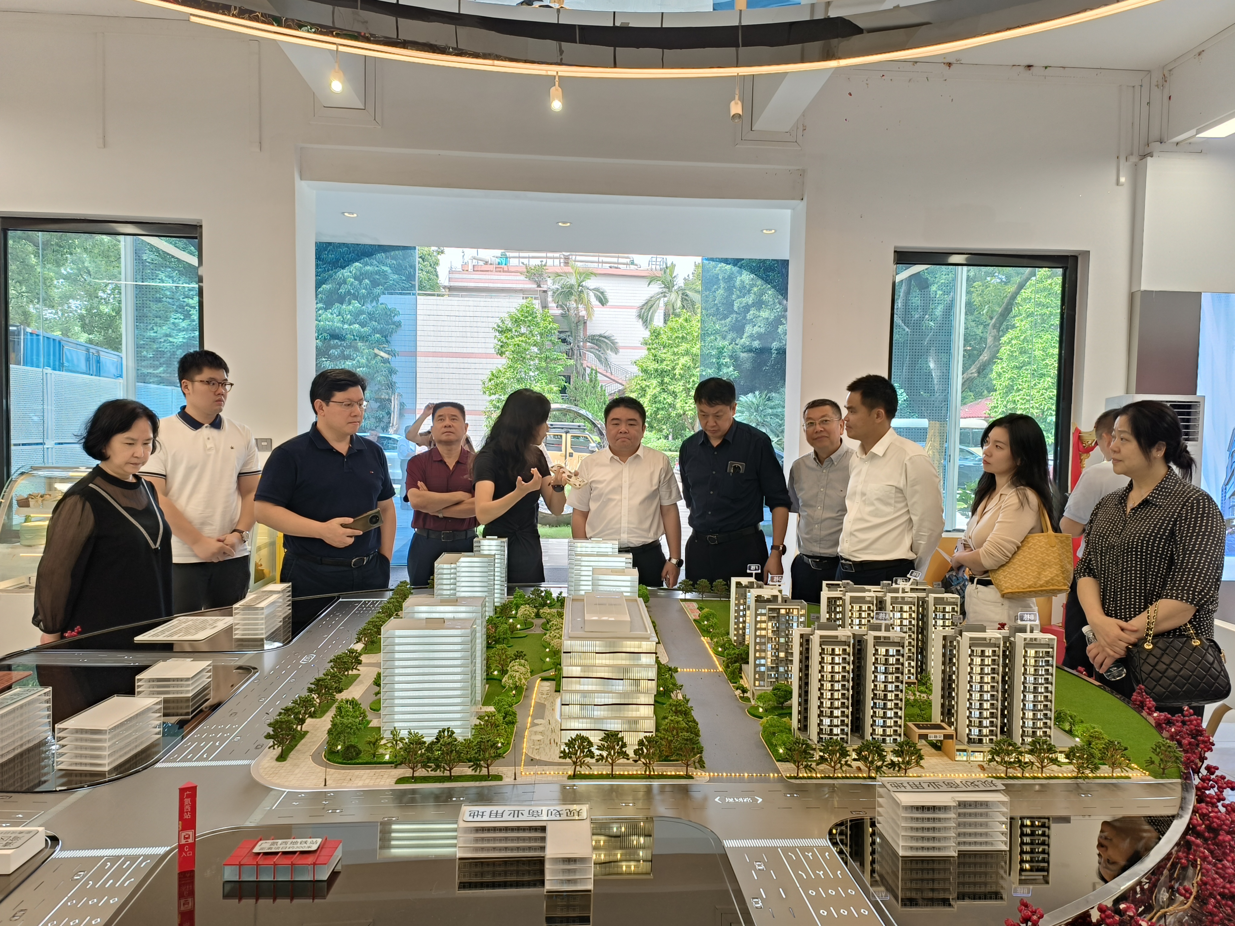 J9����-����վ����